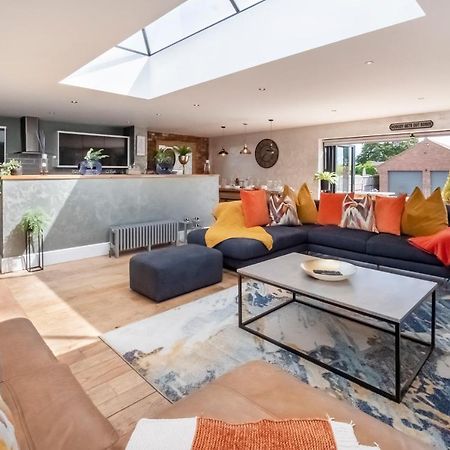 The Stables Luxury House With Hot Tub Apartment York Exterior photo