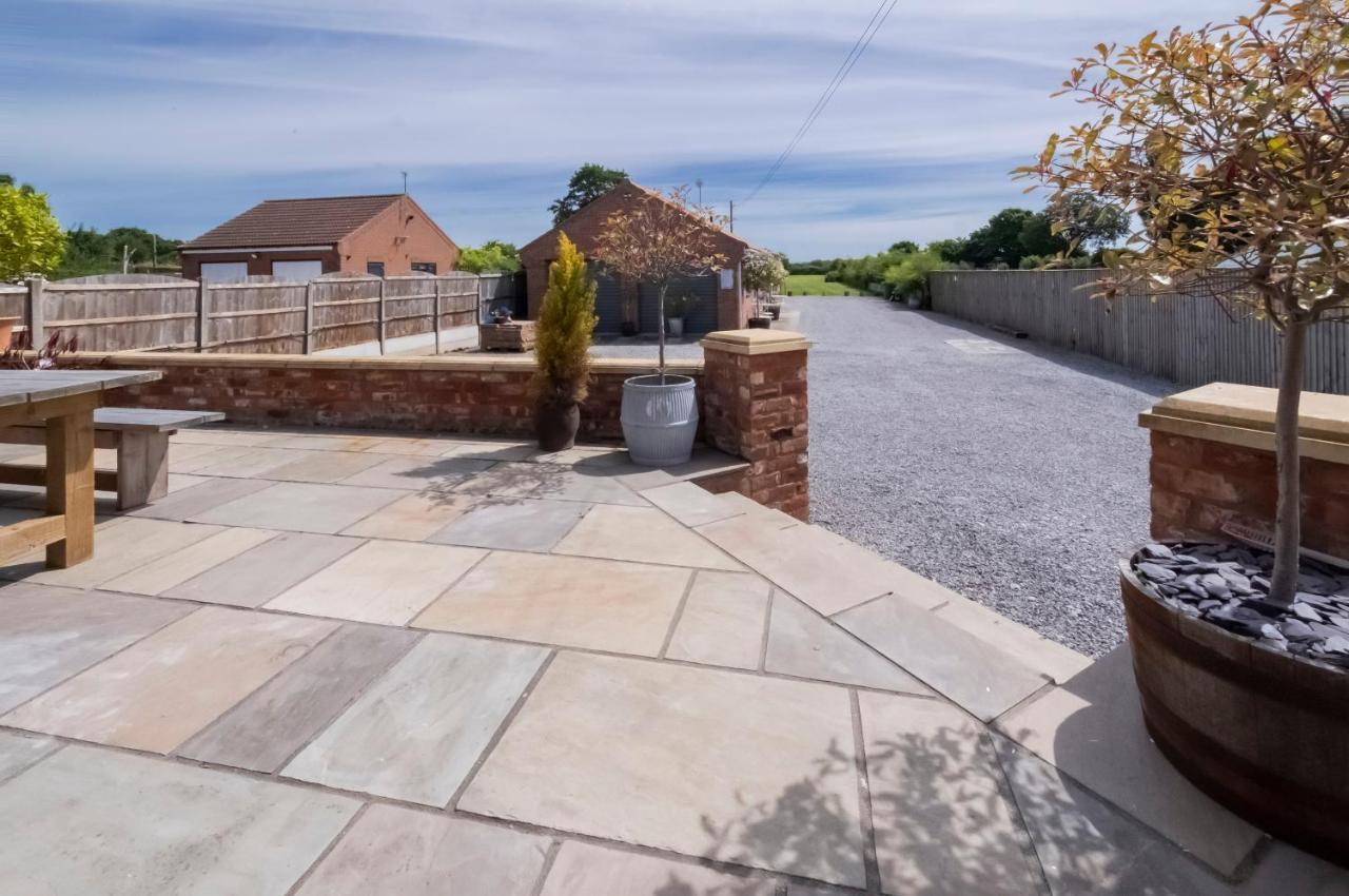 The Stables Luxury House With Hot Tub Apartment York Exterior photo