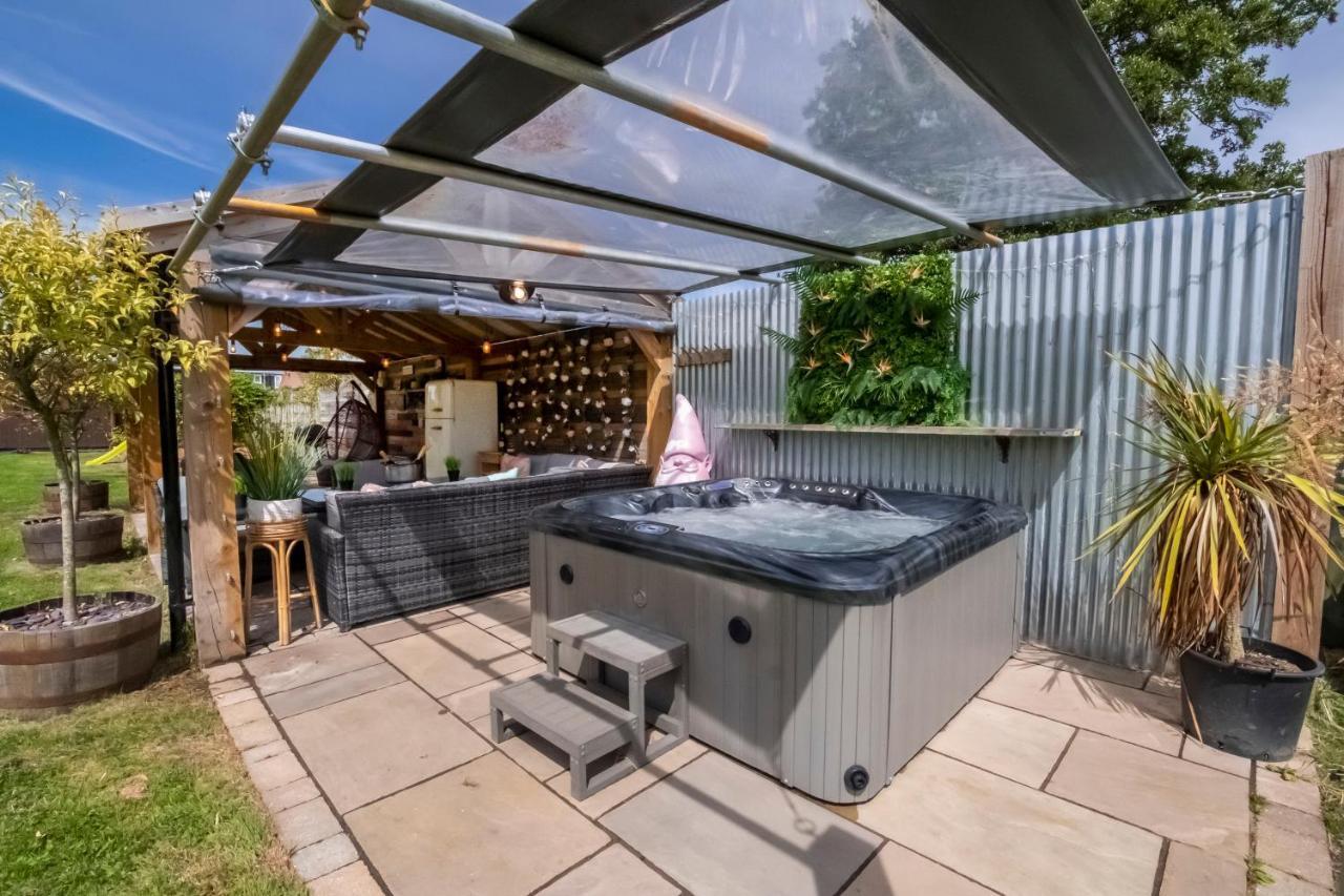 The Stables Luxury House With Hot Tub Apartment York Exterior photo